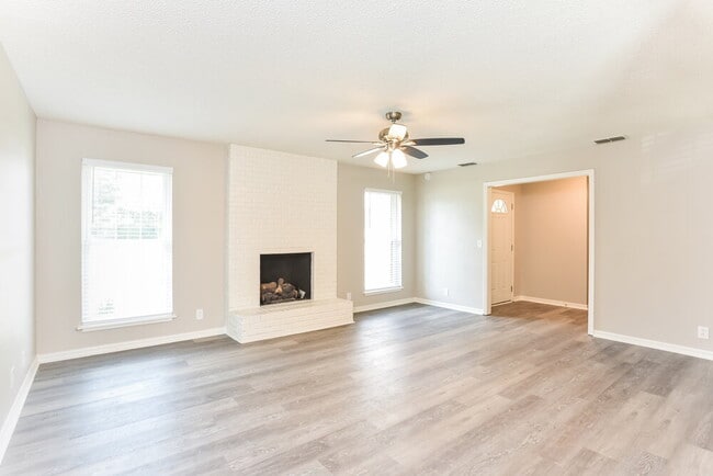 Building Photo - 1207 Cason Ln