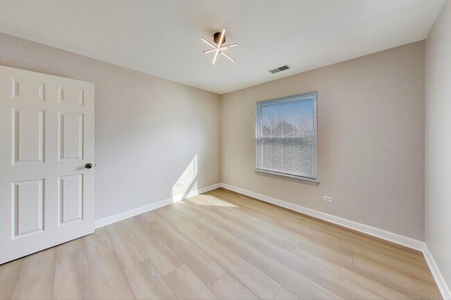 Building Photo - 2706 Steamboat Cir