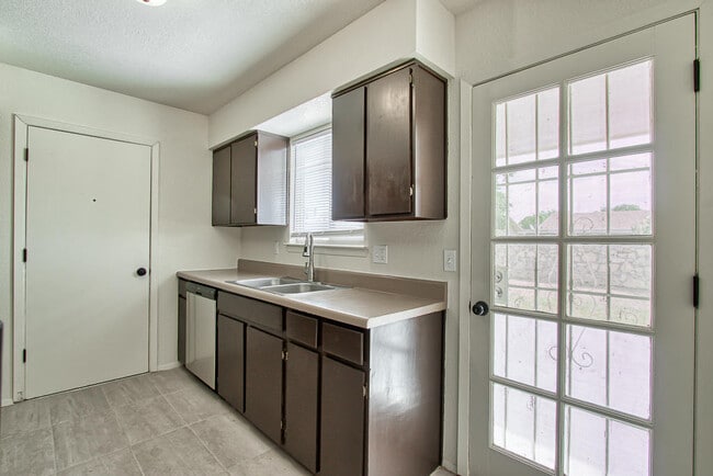 Building Photo - 10720 Mc Allen Pl