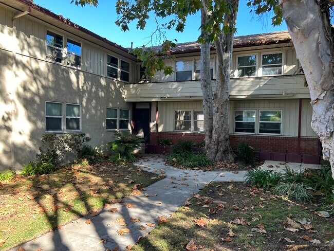 Building Photo - 3604 Kalsman Dr