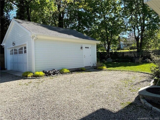 Building Photo - 71 Elm Pl