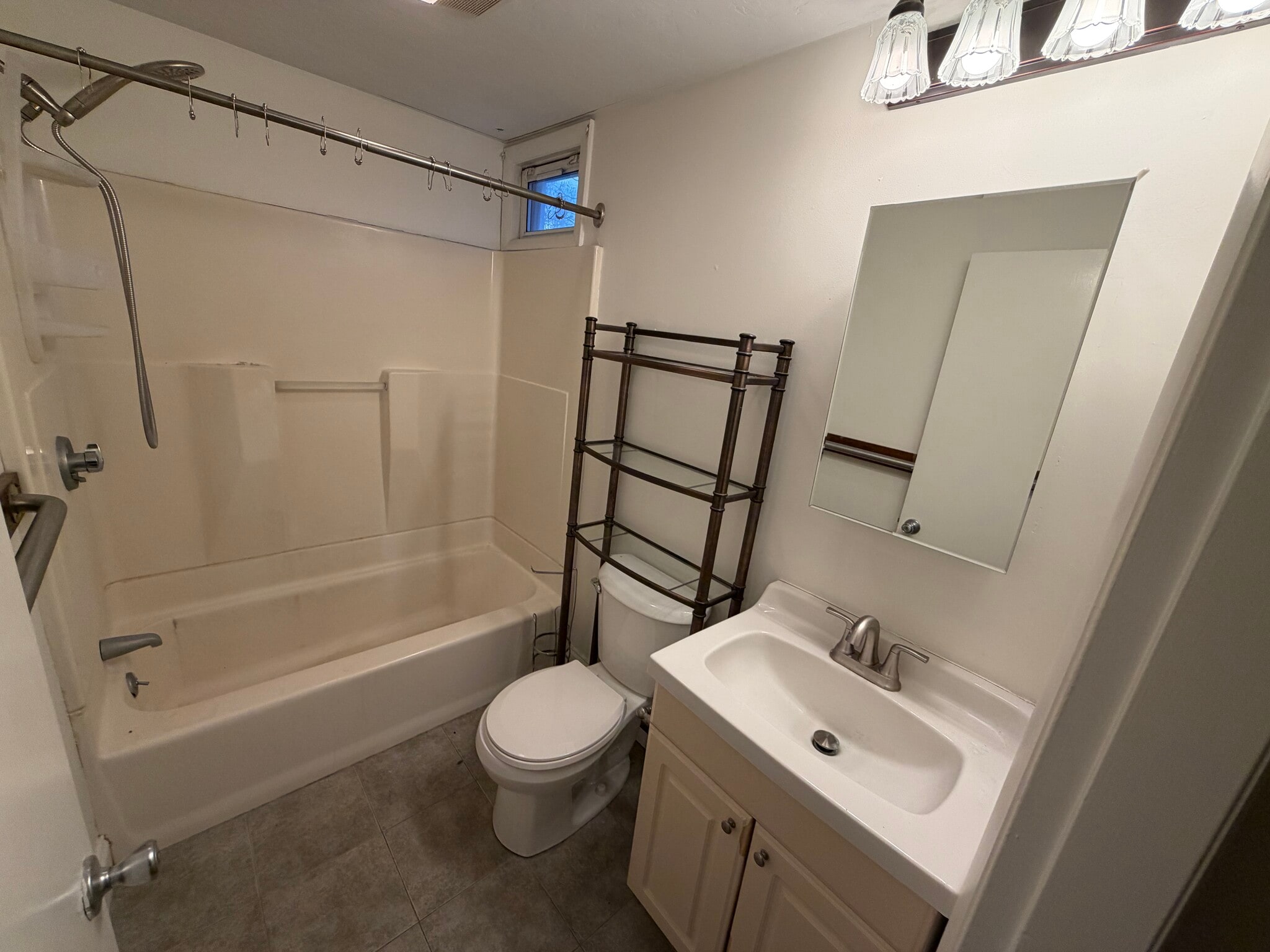 Building Photo - 74 Mount Prospect St