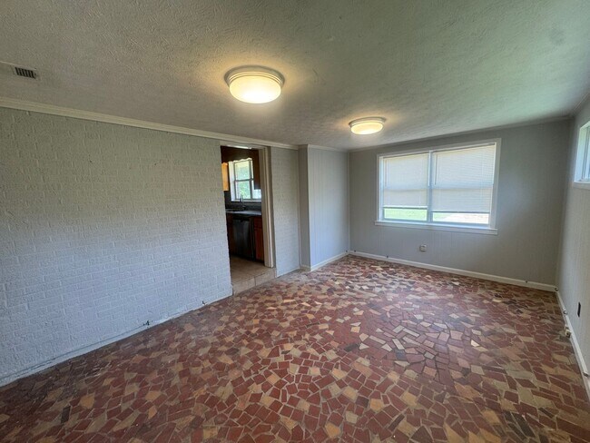 Building Photo - Dalraida Home