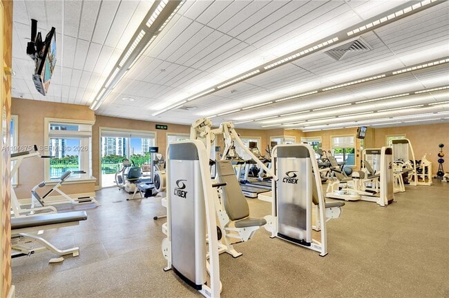 Building Photo - 20000 E Country Club Dr