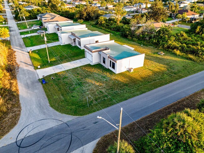 Building Photo - 2919 65th St W