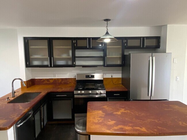 Building Photo - Flexible lease terms! Move in Special!  Wa...