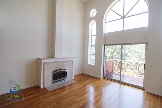 Building Photo - $2,995 - 350 N. Second Street, # 325-2 Bed...