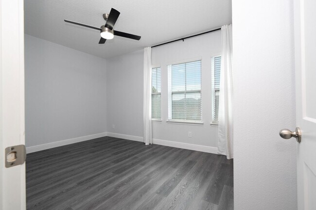Building Photo - 6665 Bridgman St