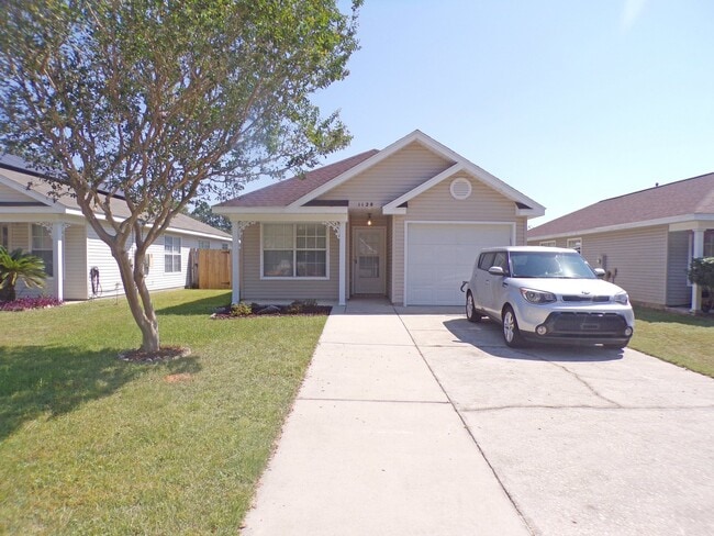 Building Photo - WIP – Coming Available 10/24! Charming 2BD...