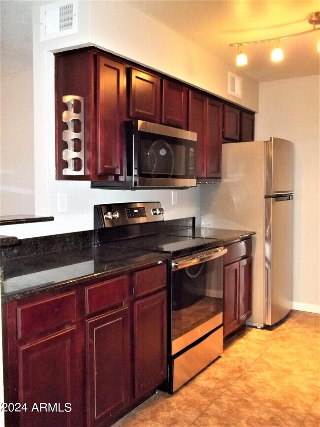 Building Photo - 5995 N 78th St