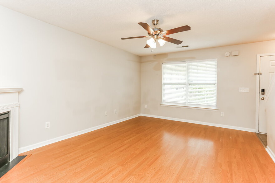 Building Photo - 241 Lossie Ln