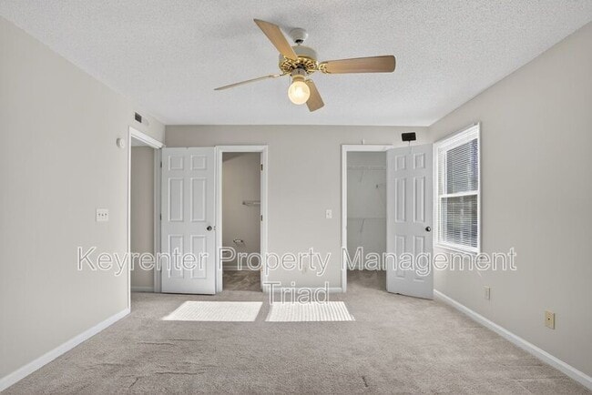 Building Photo - 3701 Cotswold Terrace