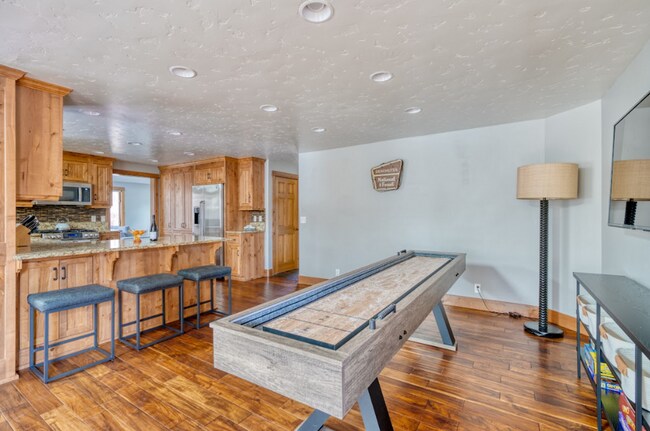 Building Photo - 61497 Orion Dr