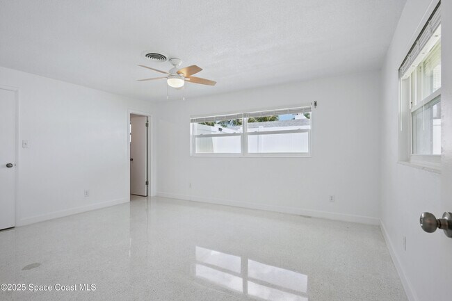 Building Photo - 311 12th Terrace