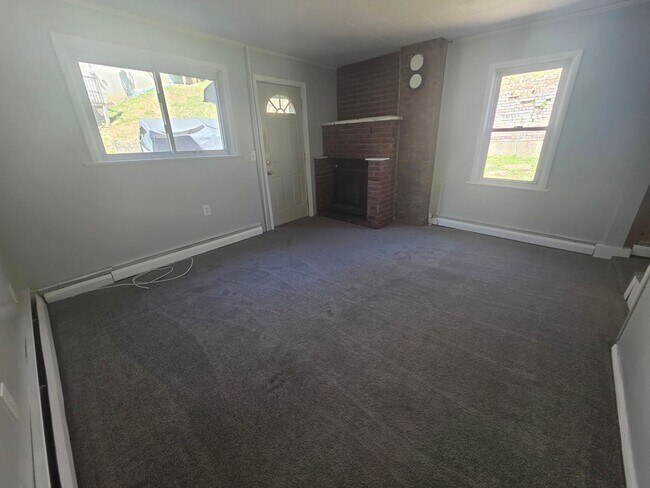 Building Photo - 30-32 Willow Street