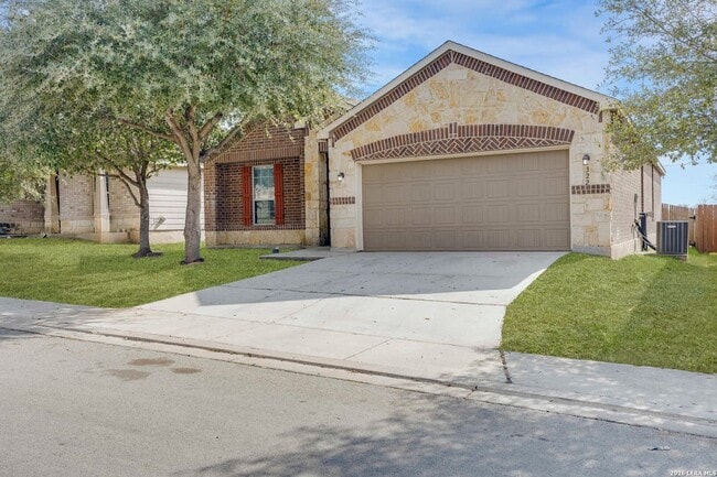 Building Photo - 322 Walnut Crest