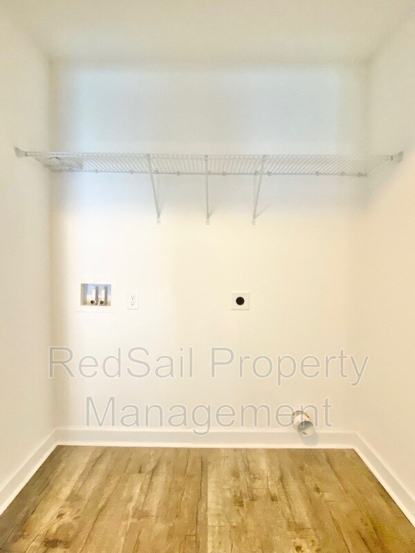 Building Photo - 112 Thalia Rd