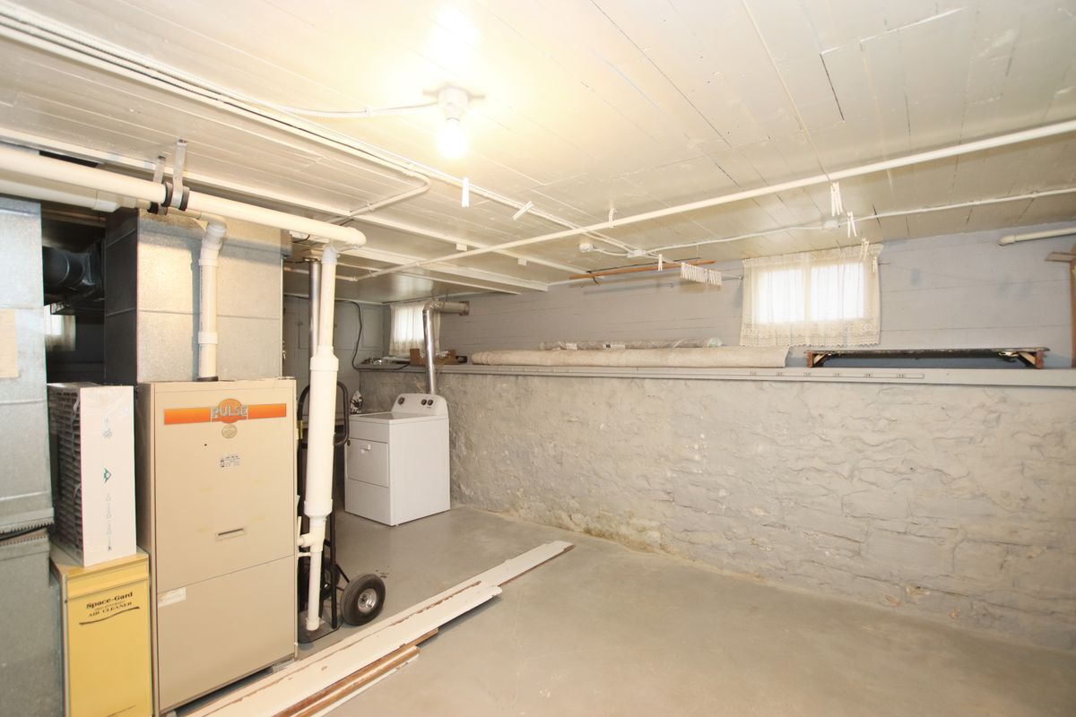 Building Photo - 27 15th St