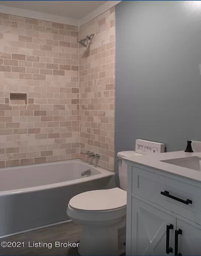 Building Photo - 609 Johnson St