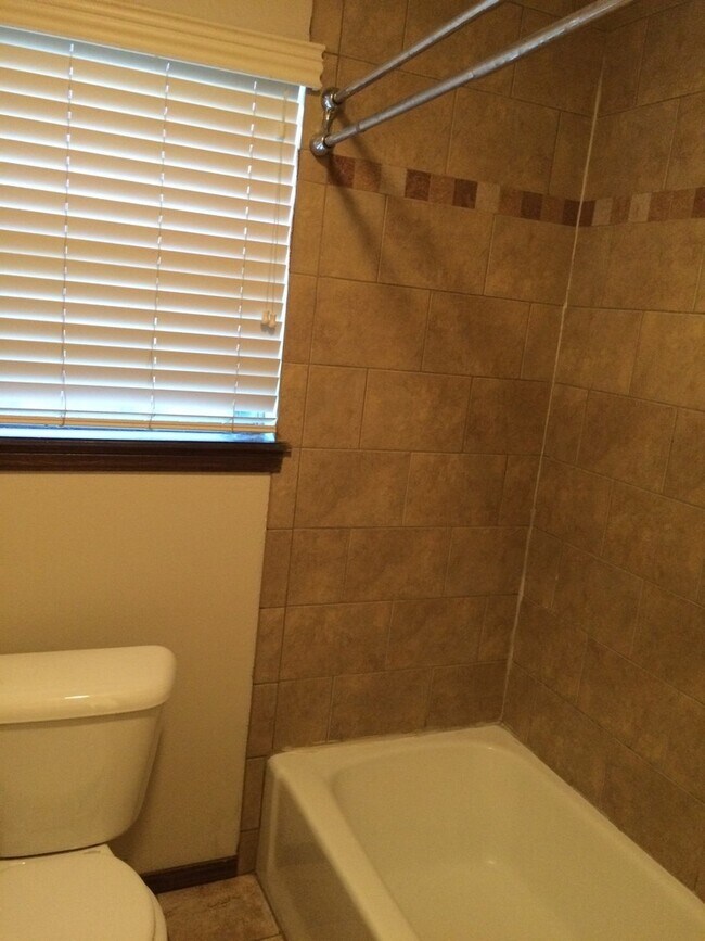 Building Photo - Beautiful Remodeled Home.  Available now.