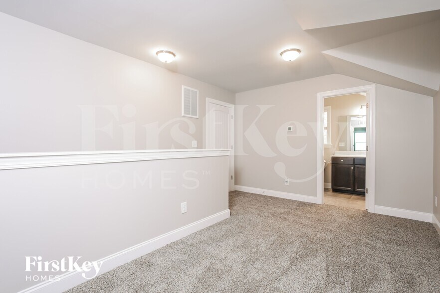 Building Photo - 157 Ramsgate Dr