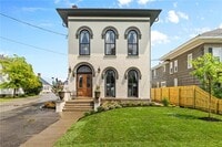 Building Photo - 42 Lake St