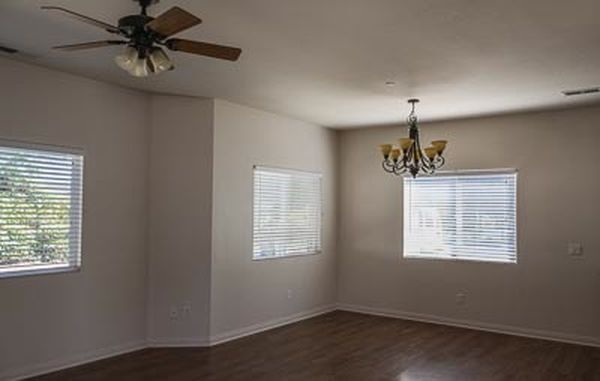 Building Photo - 1918 Kelly Ave