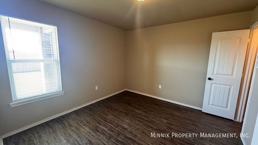 Building Photo - 2515 N Ave O