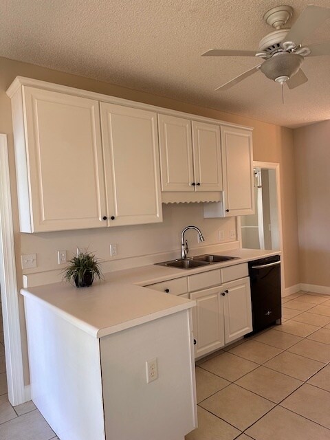 Building Photo - 135 Palmera Ln