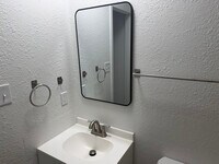 Building Photo - 4254 Southpark Dr