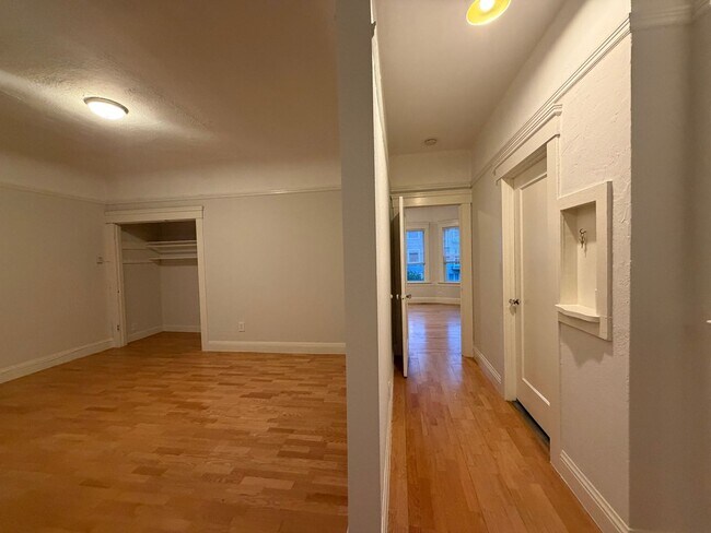 Building Photo - 234 17th Ave