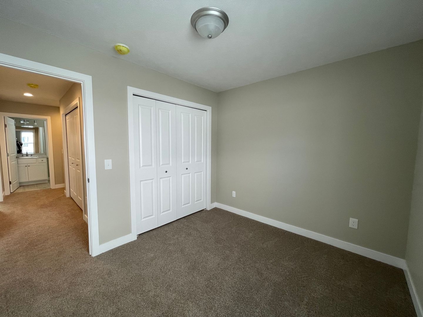 Building Photo - 2060 Lion Gate Dr