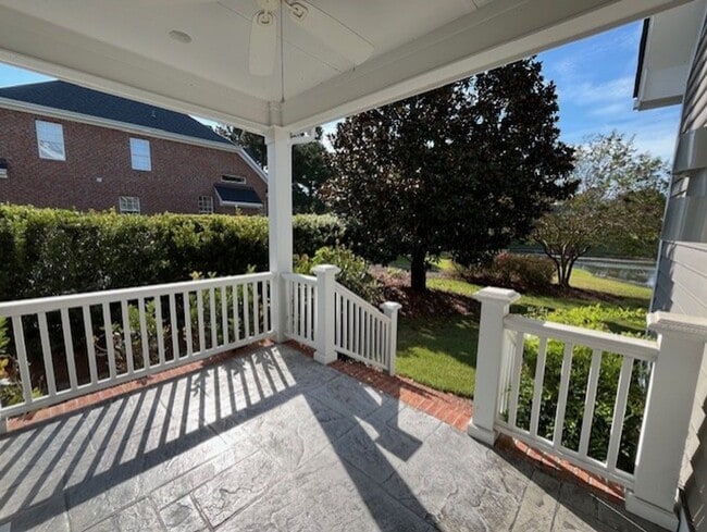 Building Photo - Welcome to Elegant Living in the Charming Porters Neck Plantation Community!