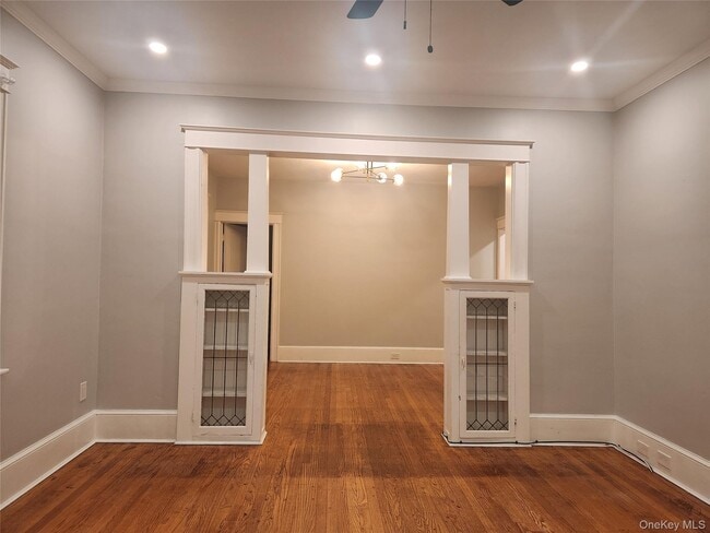 Building Photo - 124 Corlies Ave