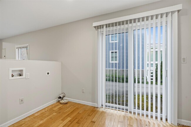 Building Photo - 100 Dunderberg Rd