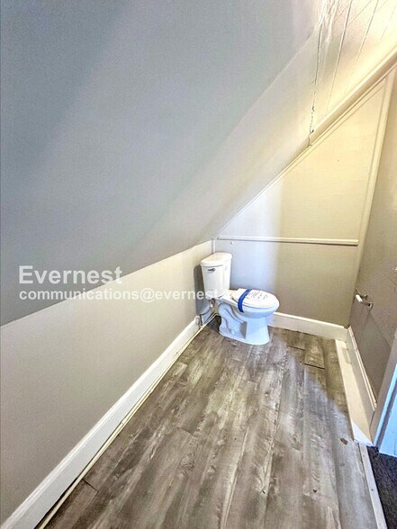 Building Photo - 3378 E 135th St