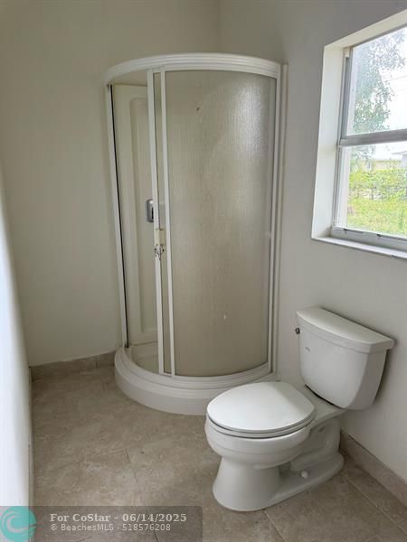 Building Photo - 237 E Ilex Dr