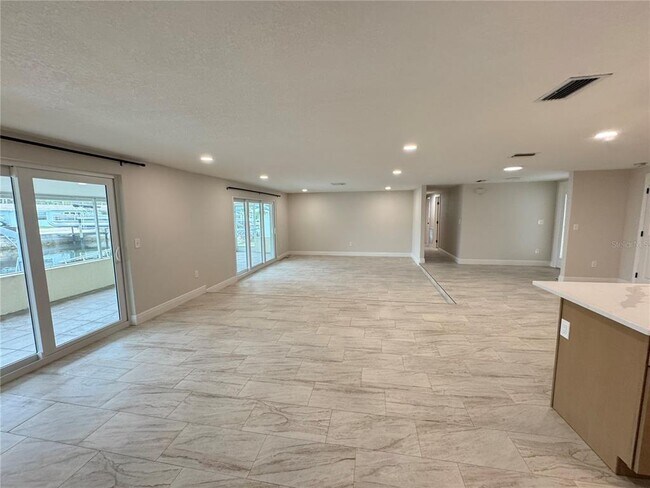 Building Photo - 4820 Shell Stream Blvd