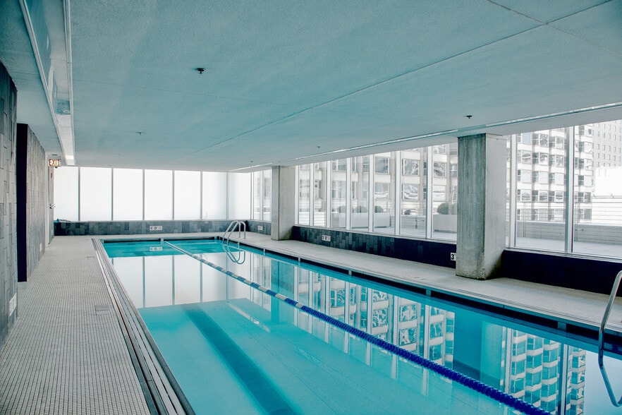 Building Photo - 550 N Saint Clair St