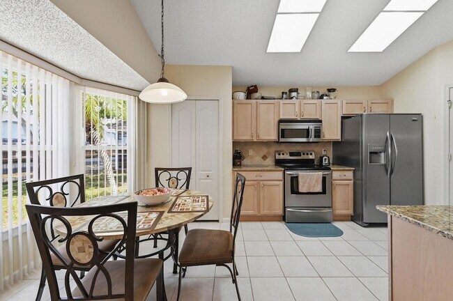 Building Photo - 2241 Soundings Ct