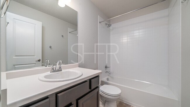 Building Photo - 3 Bedroom Townhouse in Wolf Ranch