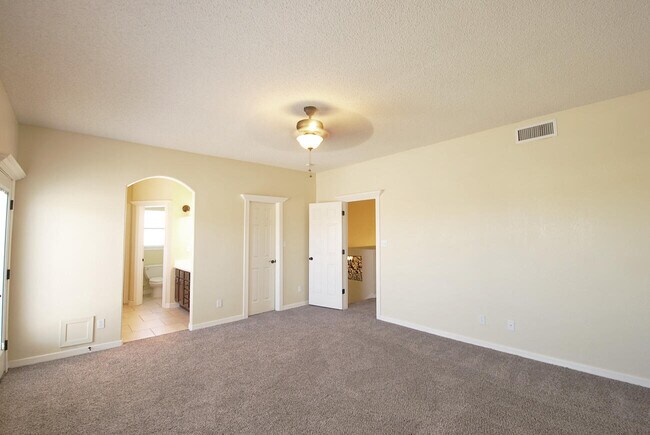 Building Photo - 5513 Ignacio Frias Dr