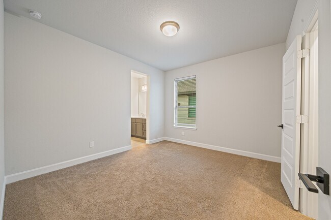 Building Photo - 31219 Star Lndg Rd