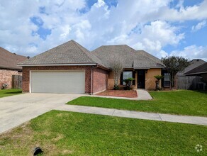 Building Photo - Home for You in Fairground Place!