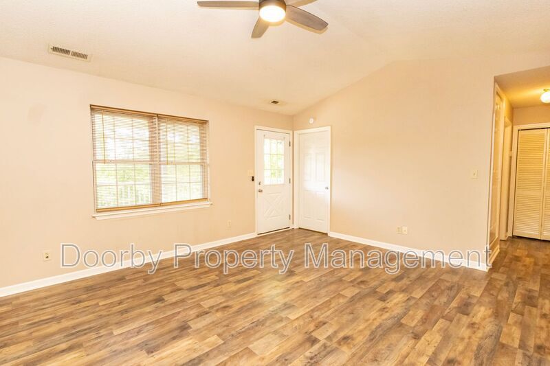 Building Photo - 6330 Harrison Ooltewah Rd