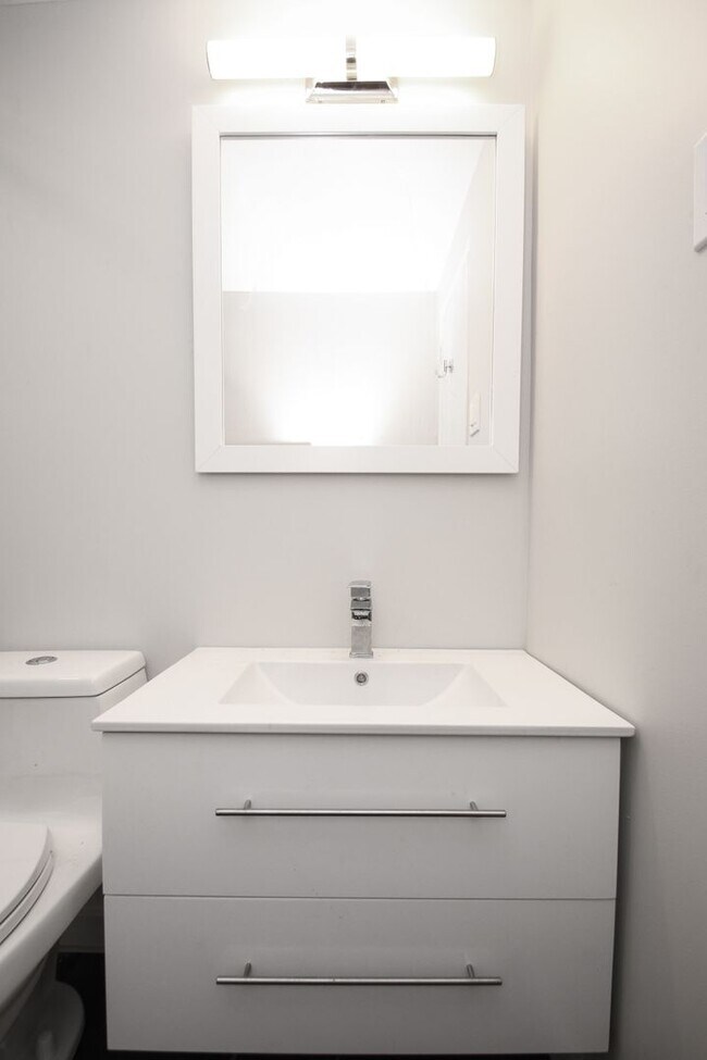 Building Photo - 2101 Chestnut St