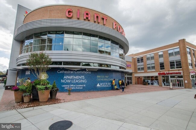 Building Photo - 4201 Cathedral Ave NW