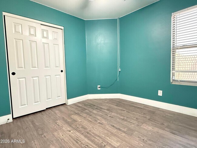 Building Photo - 23644 W Pkwy Dr