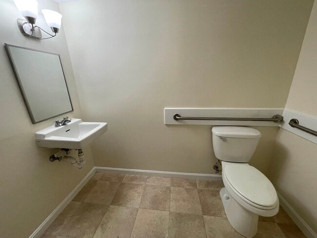 Building Photo - 20 Sentinel Court