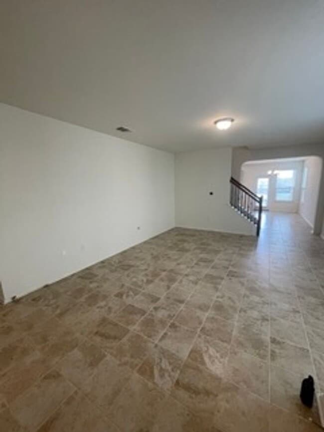 Building Photo - 813 Sandhill Branch Dr